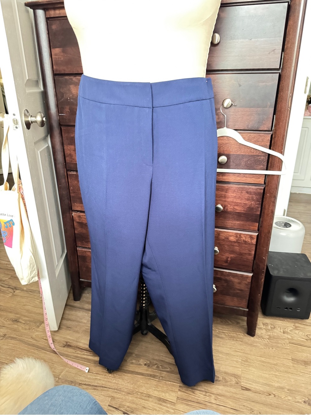 Le Suit Dark Navy Woman Coat and slacks. - Picture 3 of 4